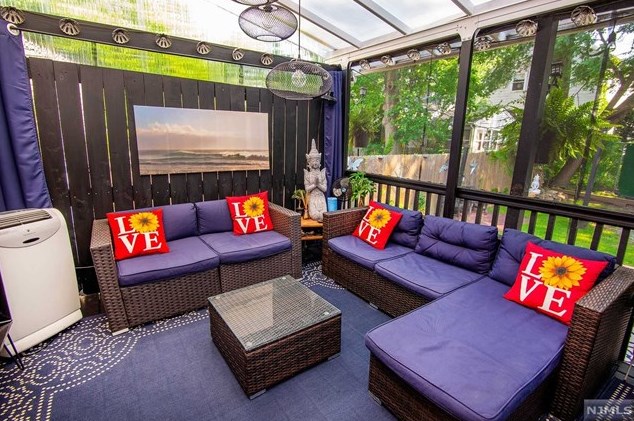 248 Clinton Ave, Bergenfield NJ 07621-3203 exterior