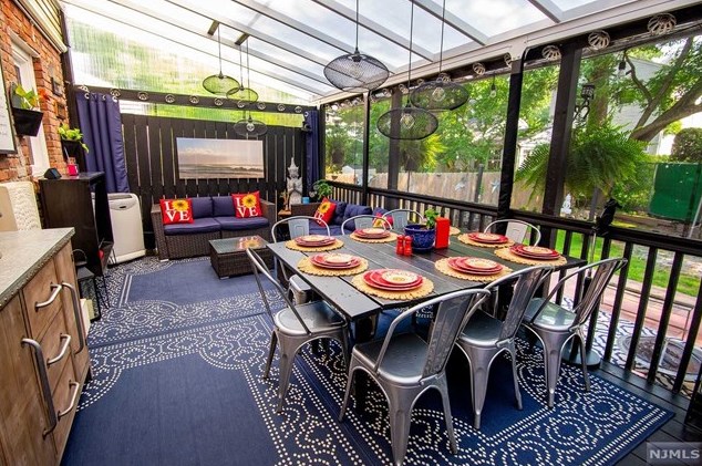 248 Clinton Ave, Bergenfield NJ 07621-3203 exterior