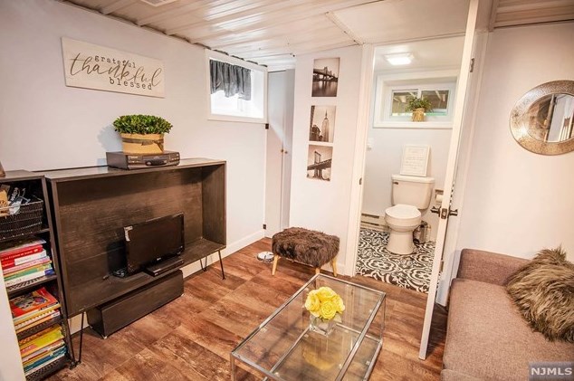 248 Clinton Ave, Bergenfield NJ 07621-3203 exterior