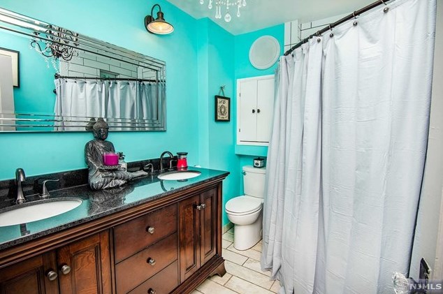 248 Clinton Ave, Bergenfield NJ 07621-3203 exterior