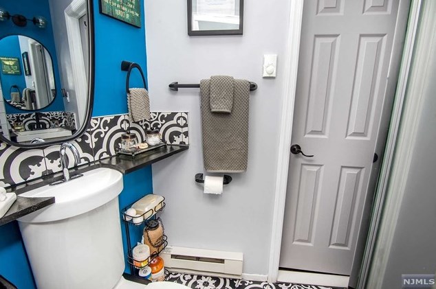 248 Clinton Ave, Bergenfield NJ 07621-3203 exterior