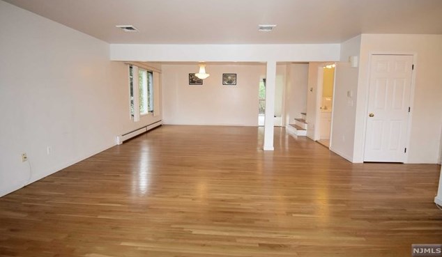 257 Warren Ave, West Fort Lee NJ  07024-4108 exterior