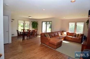 68 Prospect Ter, Tenafly NJ  07670-1806 exterior