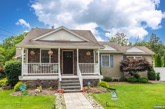 465 Ramapo St, Pompton Falls NJ  07442-2510 exterior