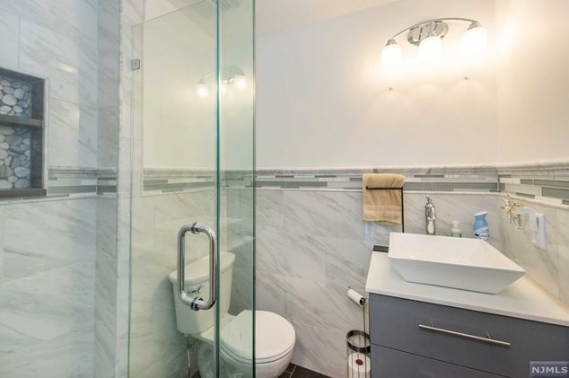 465 Ramapo St, Pompton Falls NJ  07442-2510 exterior