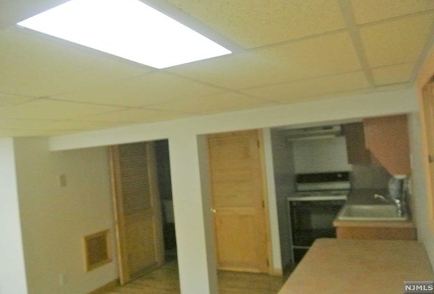 51 Windham Rd, Hillsdale NJ  07642-1325 exterior