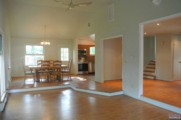 51 Windham Rd, Hillsdale NJ  07642-1325 exterior