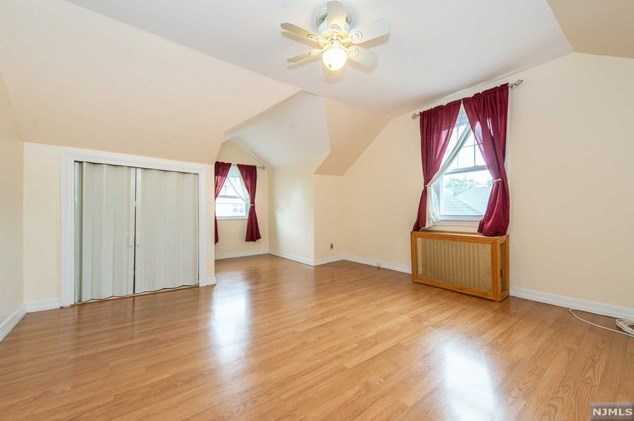 59 15th Ave, Elmwood Park NJ  07407-3511 exterior