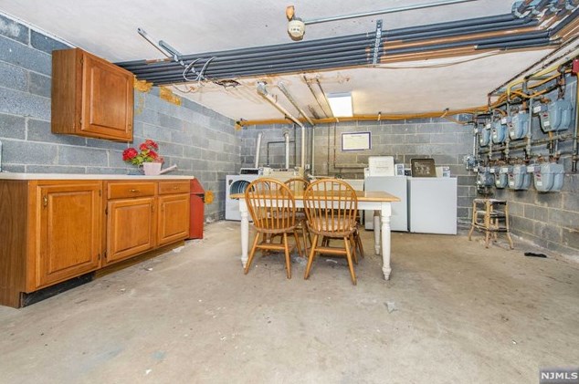 20 Terhune St, Bergenfield NJ  07621-2916 exterior