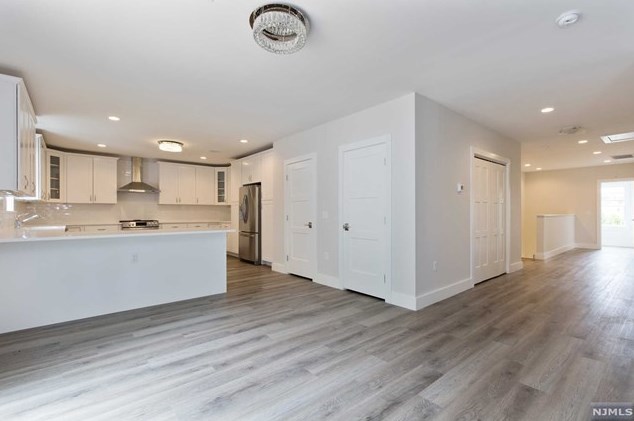 674 Saddle River Rd, Saddle Brook NJ  07663-4530 exterior