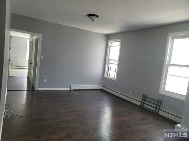 172 Mapes Ave, Newark NJ  07112-2017 exterior