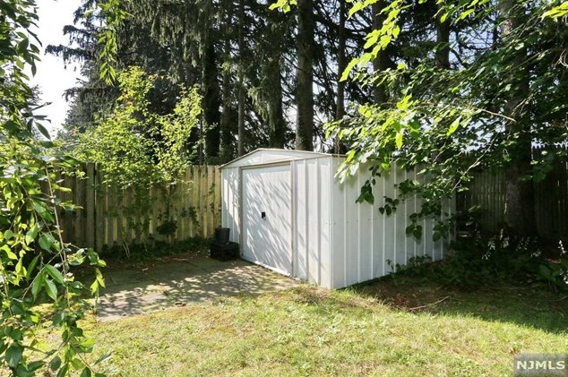 47 Franklin Ct, Emerson NJ  07630-1419 exterior