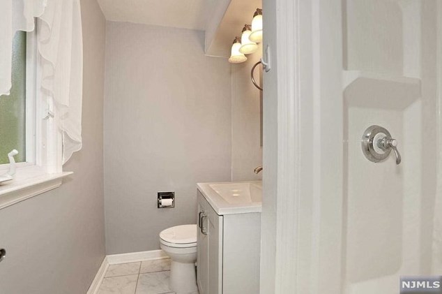 47 Franklin Ct, Emerson NJ  07630-1419 exterior