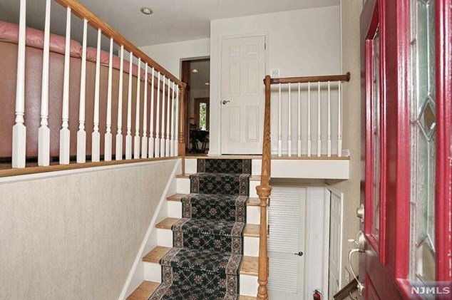 47 Franklin Ct, Emerson NJ  07630-1419 exterior