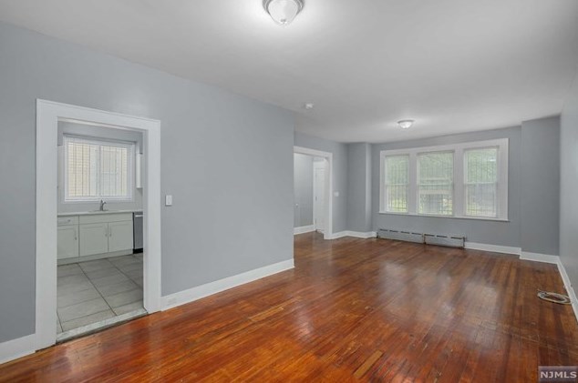 151 Sunset Ave, Newark NJ  07106-1952 exterior
