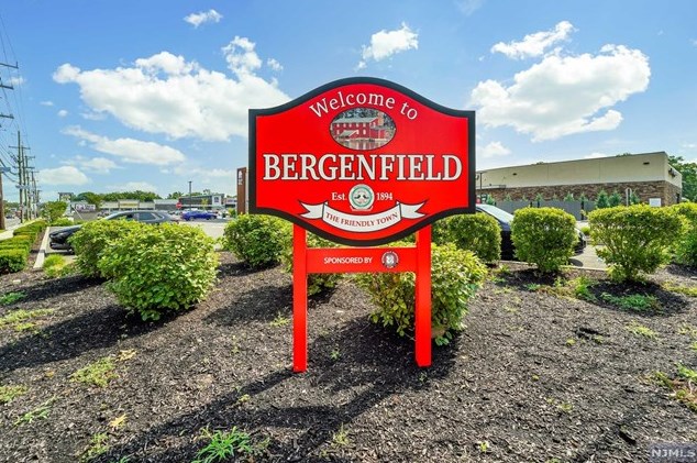 173 Central Ave, Bergenfield NJ 07621-1209 exterior