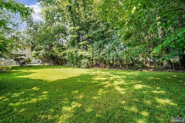 173 Central Ave, Bergenfield NJ 07621-1209 exterior