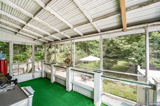 173 Central Ave, Bergenfield NJ 07621-1209 exterior