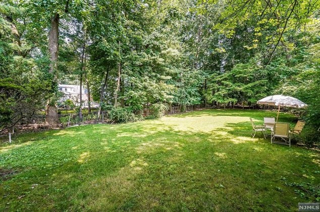 173 Central Ave, Bergenfield NJ 07621-1209 exterior