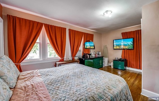 173 Central Ave, Bergenfield NJ 07621-1209 exterior