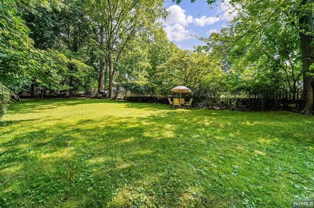 173 Central Ave, Bergenfield NJ 07621-1209 exterior