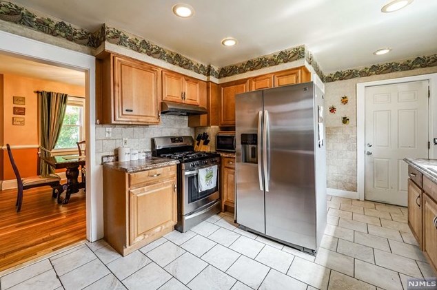 173 Central Ave, Bergenfield NJ 07621-1209 exterior