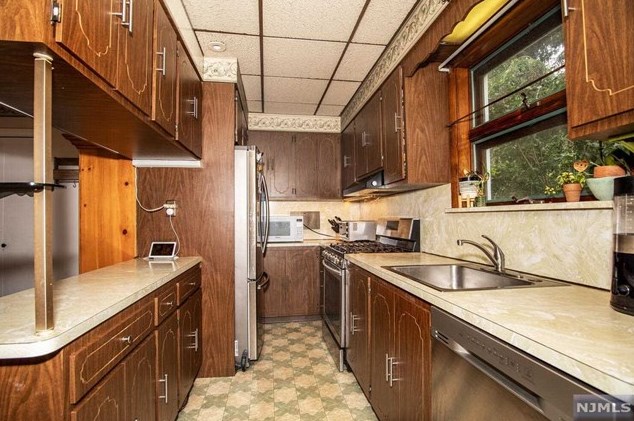 188 Smt Cross, Rutherford NJ 07070-2554 exterior