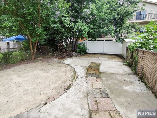 248 Custer Ave, Jersey City NJ 07305-1705 exterior