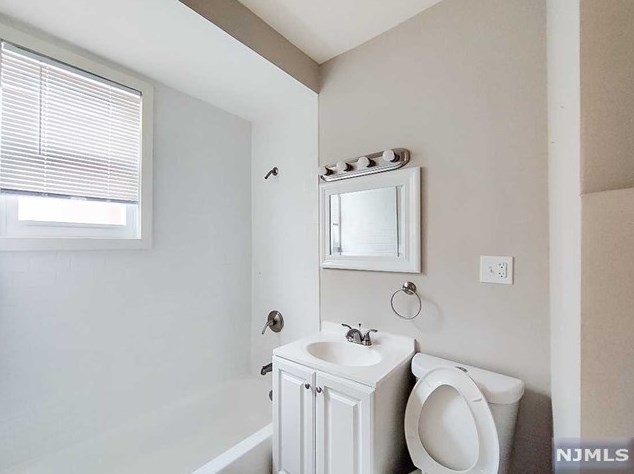 248 Custer Ave, Jersey City NJ 07305-1705 exterior