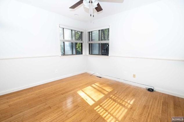 523 Teal Plz, Secaucus NJ  07094-2217 exterior