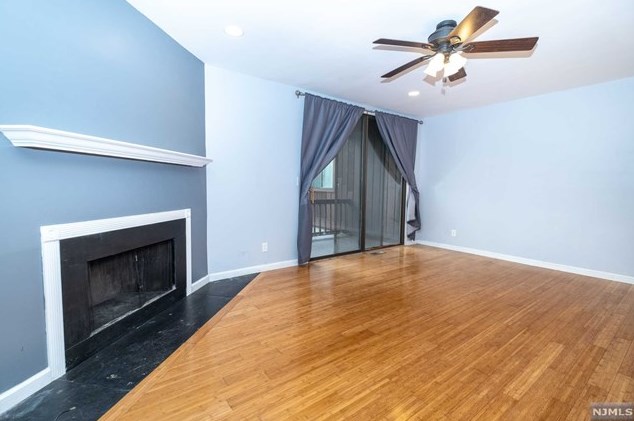523 Teal Plz, Secaucus NJ  07094-2217 exterior
