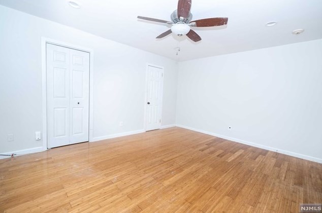 523 Teal Plz, Secaucus NJ  07094-2217 exterior