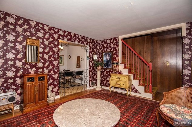 311 Viviney St, Elmwood Park NJ  07407-2122 exterior