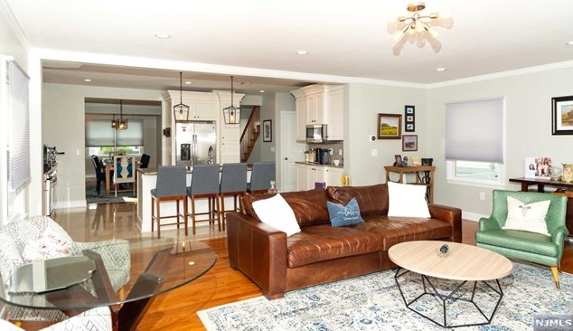 276 Watson Ave, Lyndhurst NJ  07071-1829 exterior