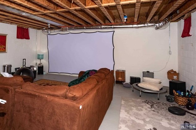 276 Watson Ave, Lyndhurst NJ  07071-1829 exterior