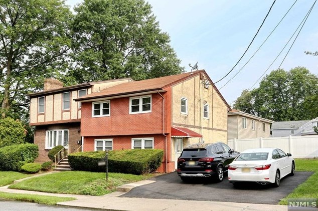 1 Lincoln Ave, Elmwood Park NJ  07407-1614 exterior