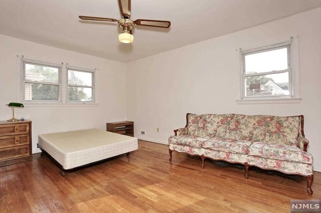 1 Lincoln Ave, Elmwood Park NJ  07407-1614 exterior