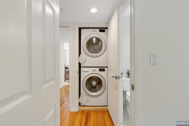 343 Harrison St, Paramus NJ  07652-4603 exterior