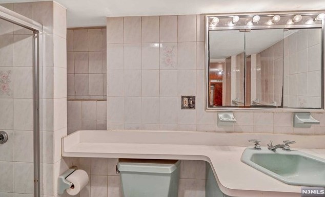 115 Passaic Ave, Rutherford NJ  07070-1919 exterior