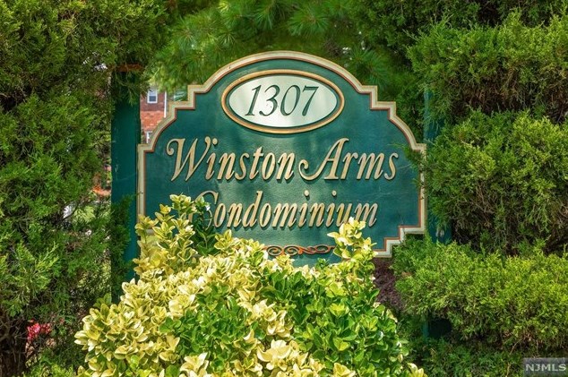 1307 Inwood Ter, West Fort Lee NJ  07024-1776 exterior