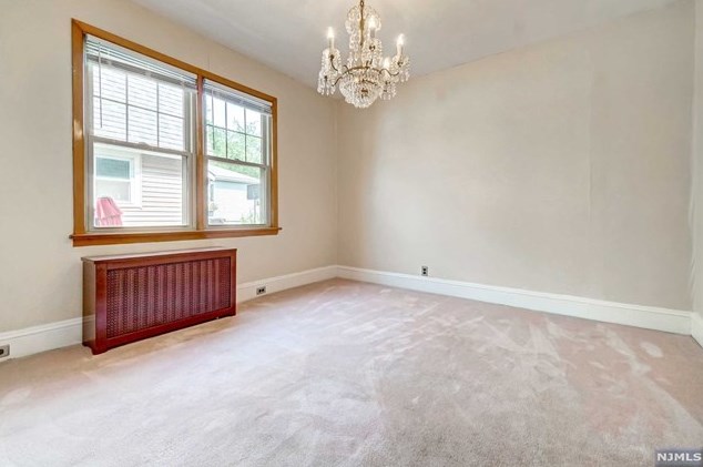 683 Teneyck Ave, Lyndhurst NJ 07071-2824 exterior