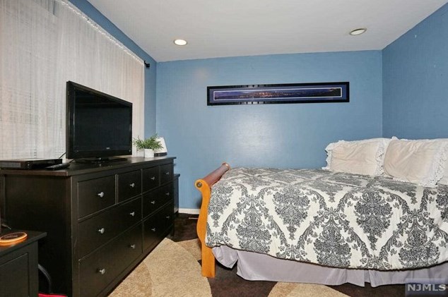 22 Mtn Ave, Westwood NJ 07676-5002 exterior