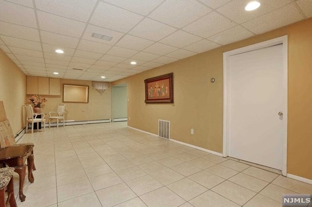 22 Mtn Ave, Westwood NJ 07676-5002 exterior