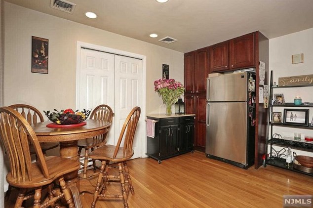 22 Mtn Ave, Westwood NJ 07676-5002 exterior