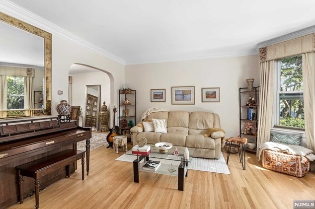 143 Highland Cross, Rutherford NJ  07070-2105 exterior