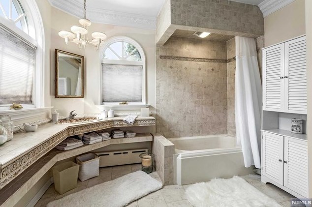 143 Highland Cross, Rutherford NJ  07070-2105 exterior