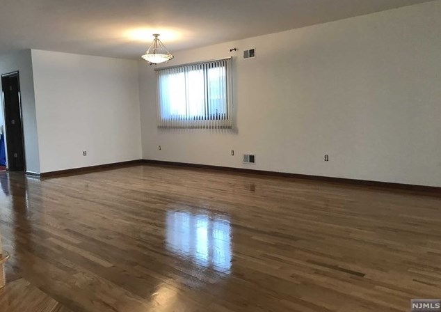 821 6th St, Secaucus NJ  07094-3311 exterior