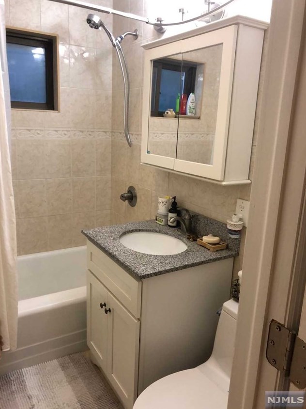 3061 Edwin Ave, West Fort Lee NJ  07024-3654 exterior