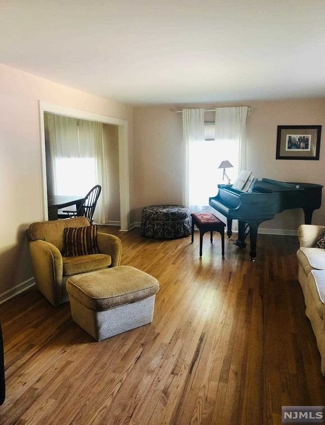 18 Sequoia Pl, Wayne NJ  07470-5150 exterior