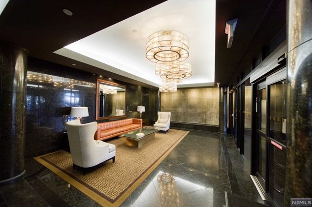 900 Palisade Ave, West Fort Lee NJ  07024-4135 exterior